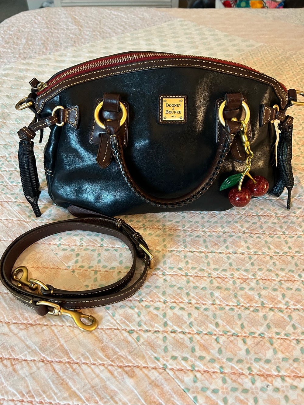 Stunning Dooney & Bourke Medium Mail Satchel in Black Florentine Toledo Leather